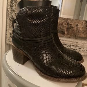 Freebird Casey Black Snake Ankle Boots - Original Packaging - Retired Style
